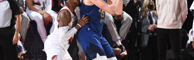  约基奇全能发挥掘金轻取独行侠豪夺五连胜